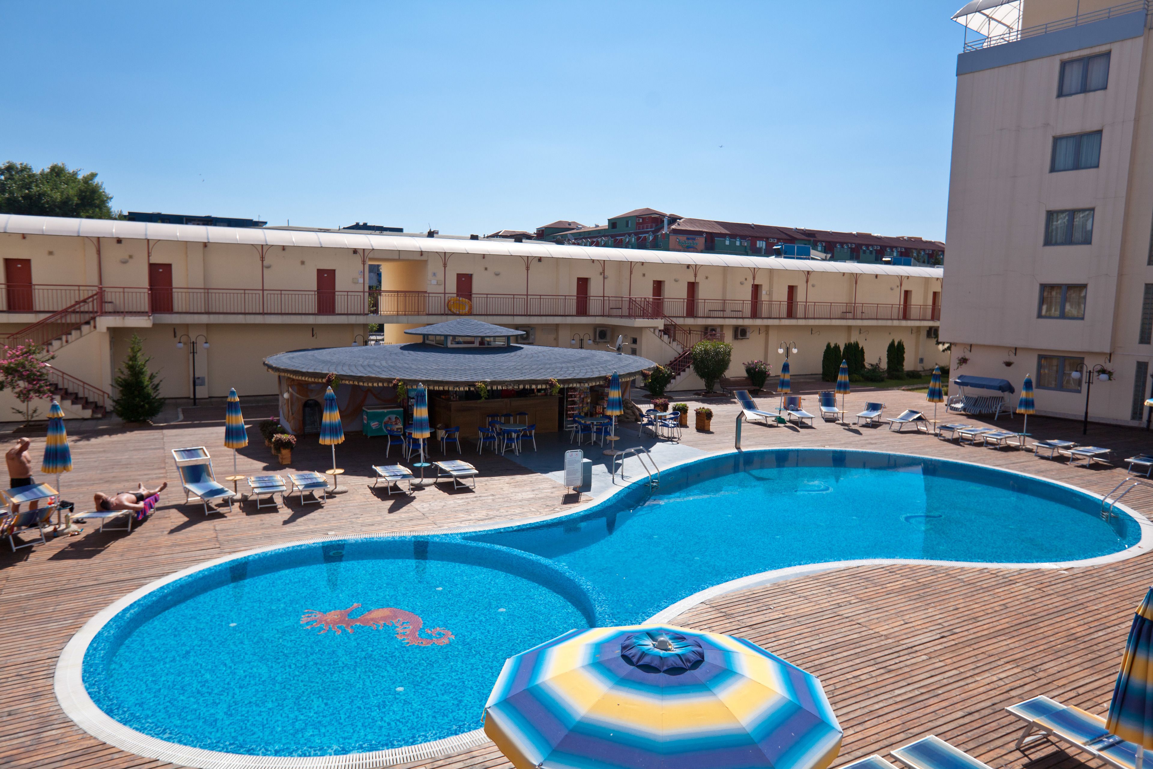 Sesongbasert utendørsbasseng