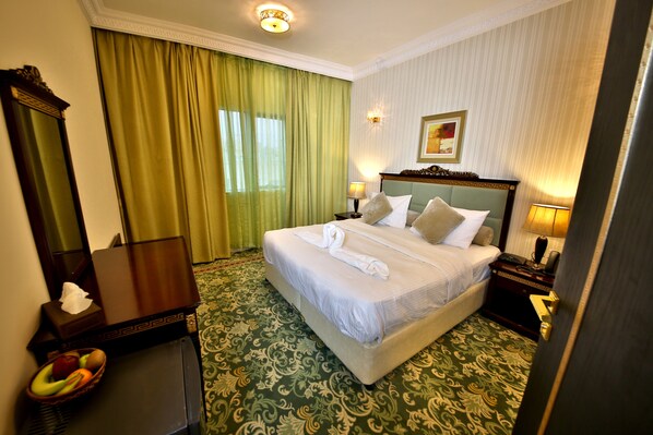 Appartement Standard, 1 chambre (1 King Bed) | 1 chambre, coffres-forts dans les chambres, bureau