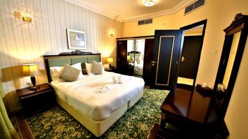 1 soverom, safe på rommet, skrivebord og strykejern/-brett