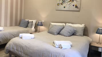 Deluxe Triple Room | Individually decorated, individually furnished, desk, soundproofing