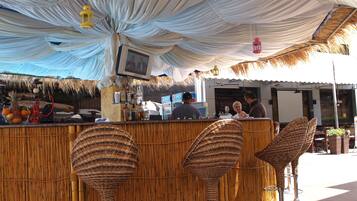 Poolside bar