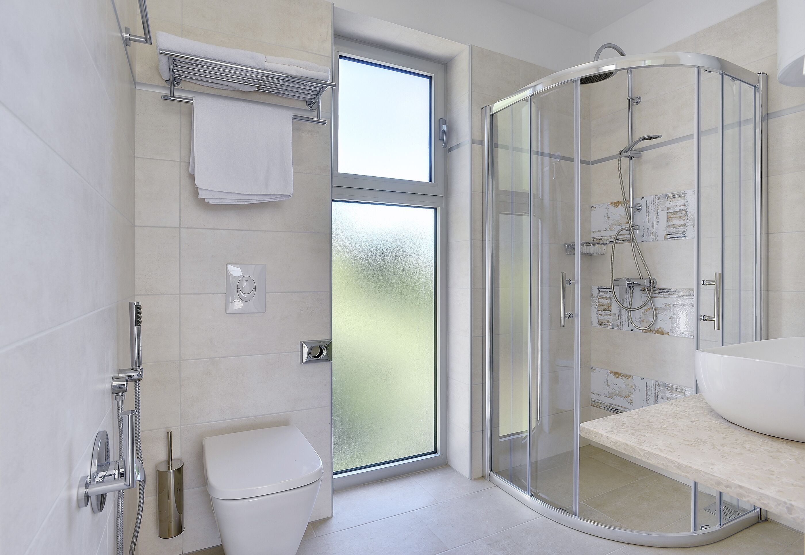 shower, free toiletries, hair dryer, slippers