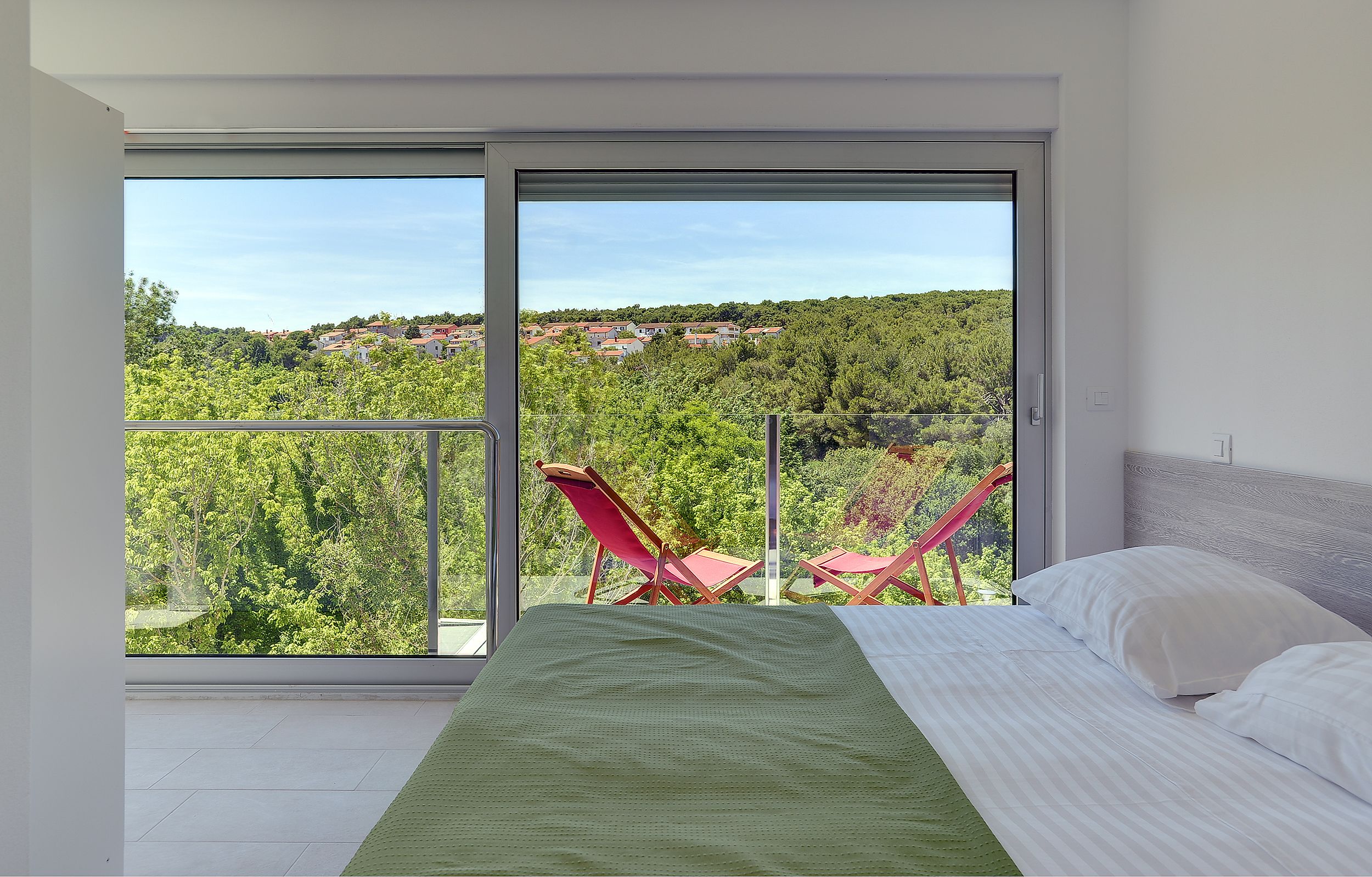 suite, 1 bedroom, balcony | 1 bedroom, minibar, in-room safe, desk