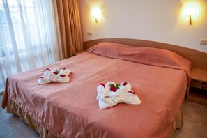 1 bedroom, minibar, desk, soundproofing - Rose Village (Sunny Beach)