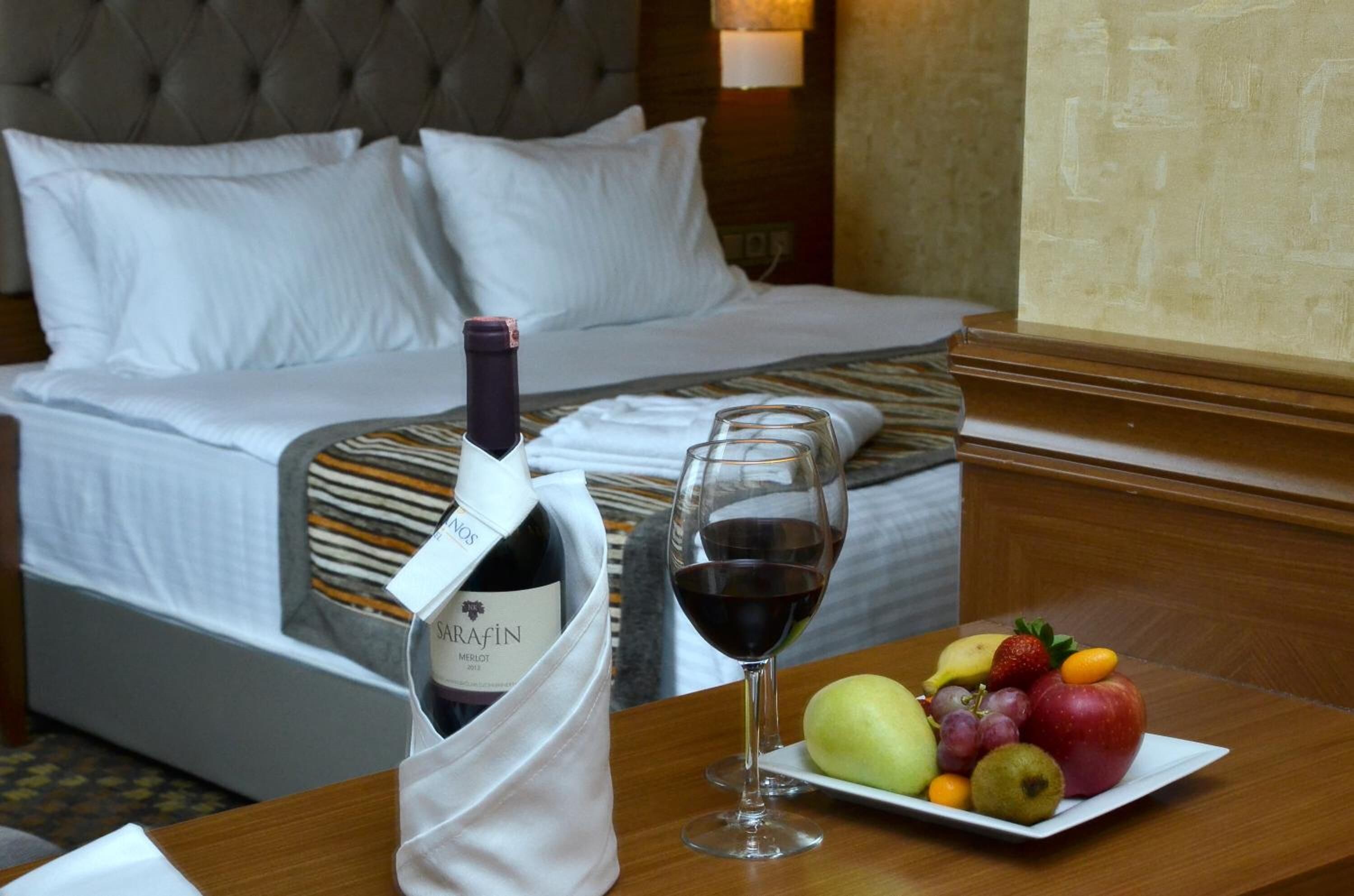 迷你吧、客房內保險箱、書桌、隔音