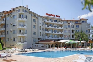 Outdoor pool - Prestige City Apart Hotel (Sunny Beach)