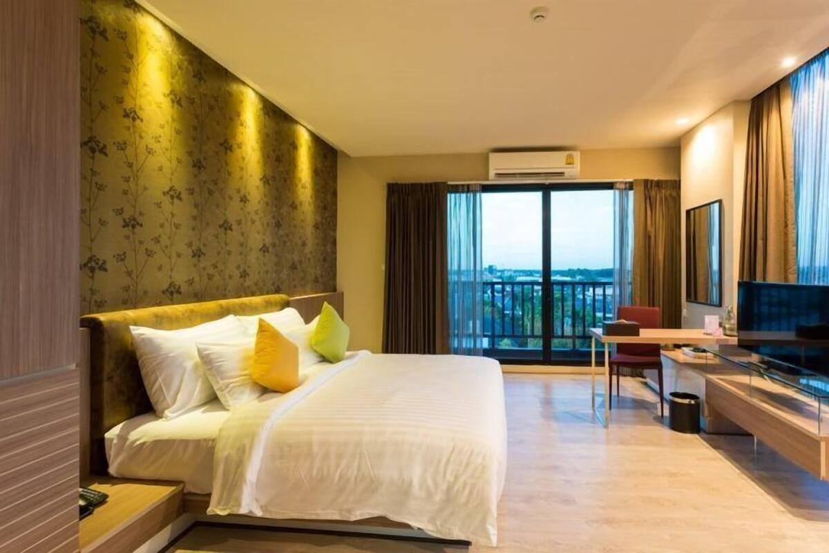 Minibar, phòng cách âm, truy cập Internet không dây miễn phí 