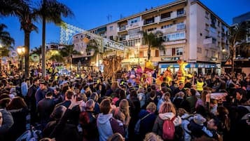 Fassade der Unterkunft – Abend/Nacht