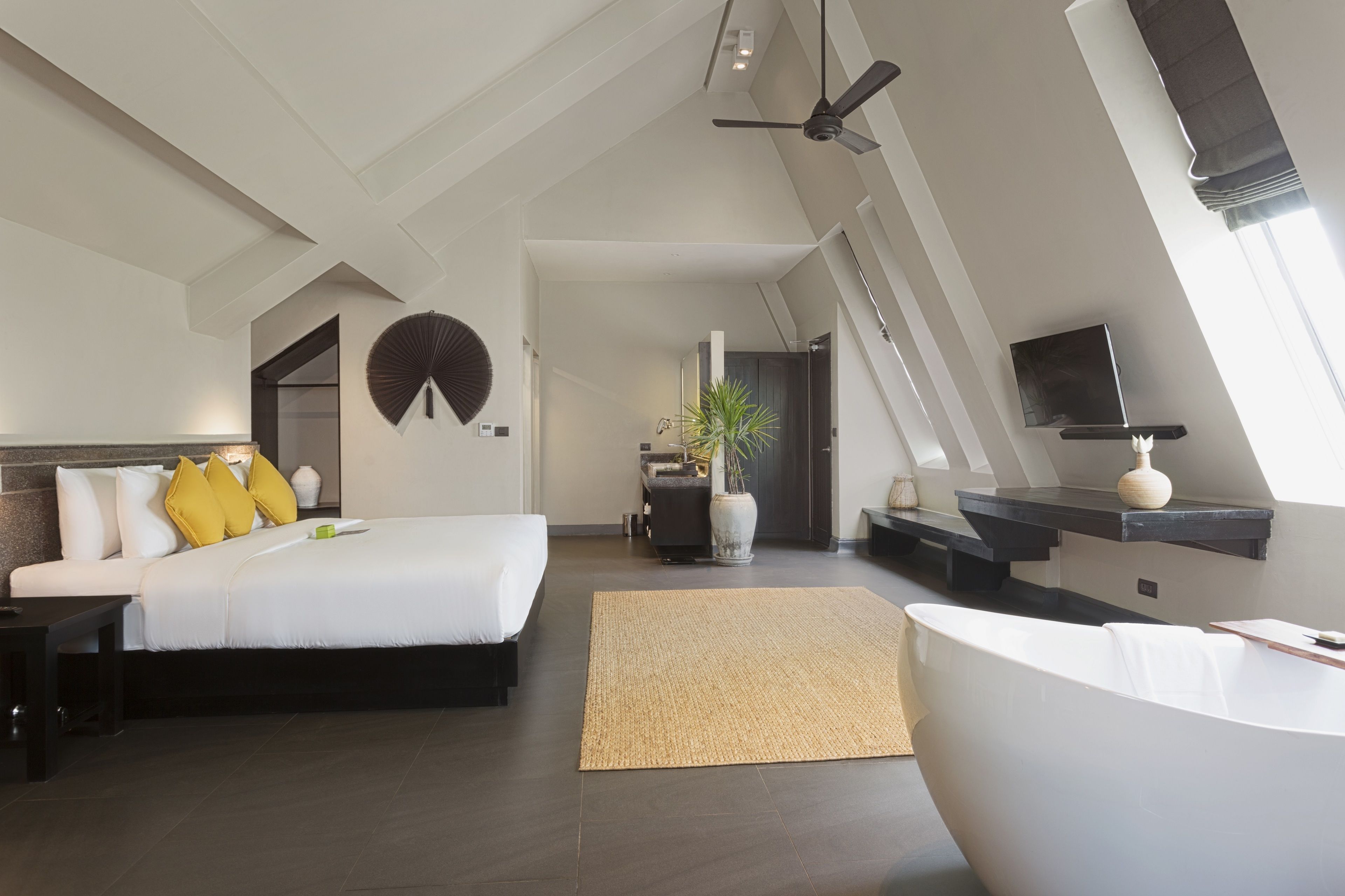 executive suite-free pick up | 1 bedroom, premium bedding, in-room safe, individually decorated