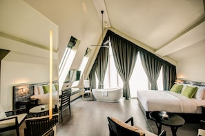 Premium bedding, in-room safe, individually decorated - Anjali by Syphon (Siem Reap)