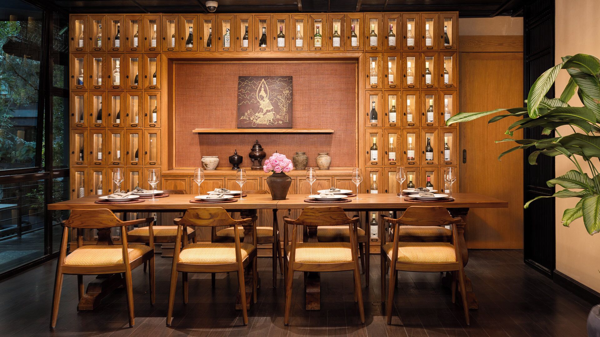 lunch, dinner served; local and international cuisine, pool views