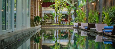 Outdoor pool, sun loungers