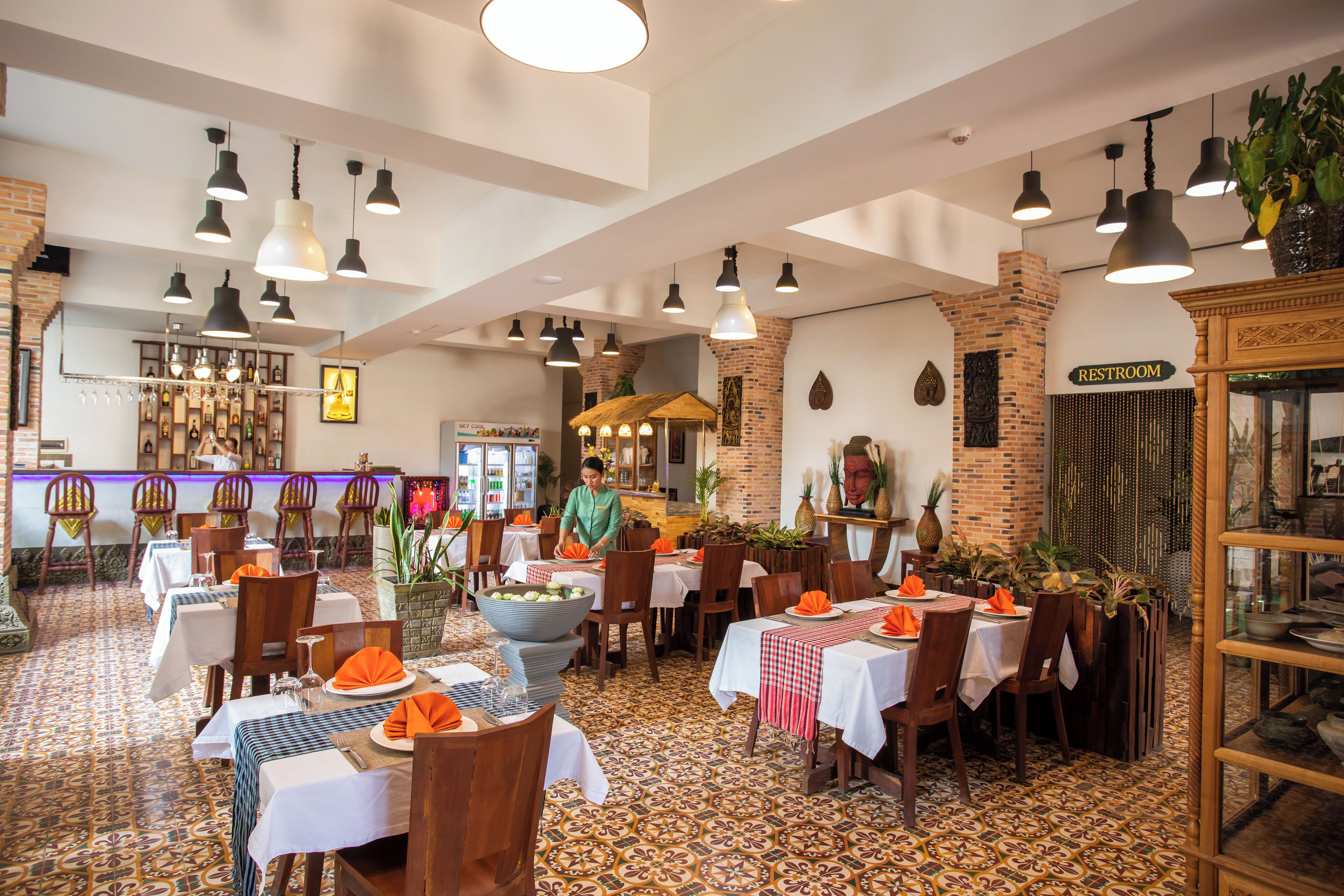 breakfast, lunch, dinner served; local and international cuisine