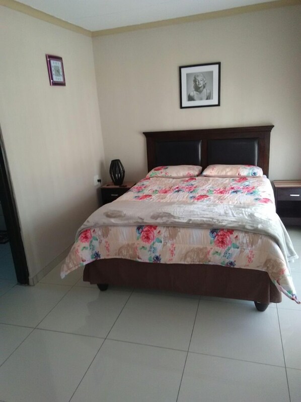 Chambre Double, 1 grand lit