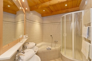 Family Room, Balcony | Bathroom | Hair dryer, bathrobes, towels