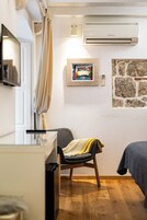 Quarto casal premium | Cofres nos quartos, Wi-Fi de cortesia, individualmente decorados