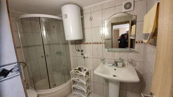 ์ํํธ, ์นจ์ค 1๊ฐ (Gordana) | ์์ค | ๋ฌด๋ฃ ์ธ๋ฉด์ฉํ, ํค์ด๋๋ผ์ด์ด, ์ฌ๋ฆฌํผ, ํ์