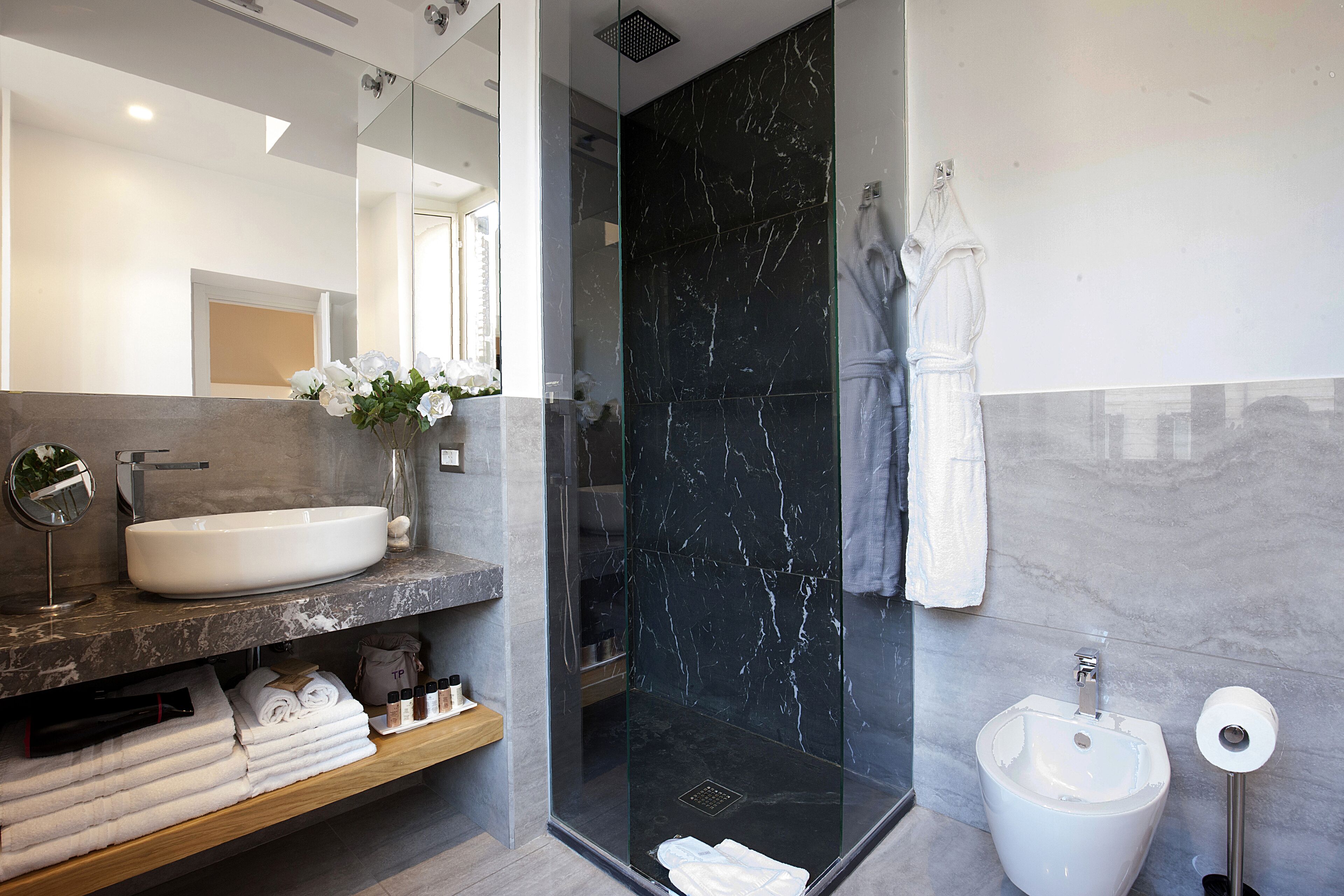 Photo - Roman Holidays Boutique