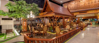 Alexander Hotel