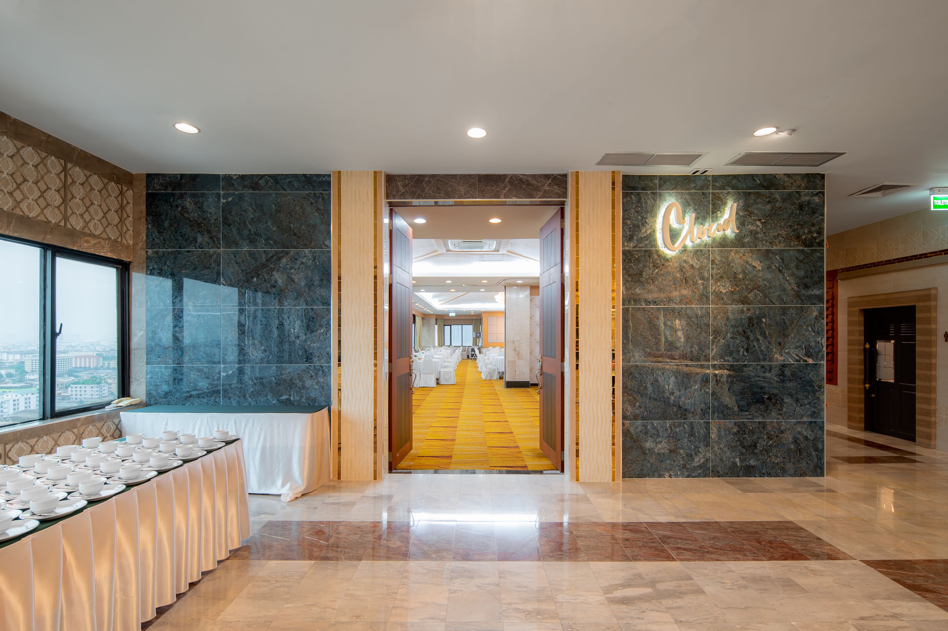 المنشأة من الخارج