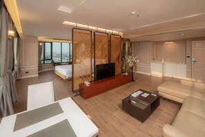 Caja de seguridad en la habitación, cortinas blackout y wifi 