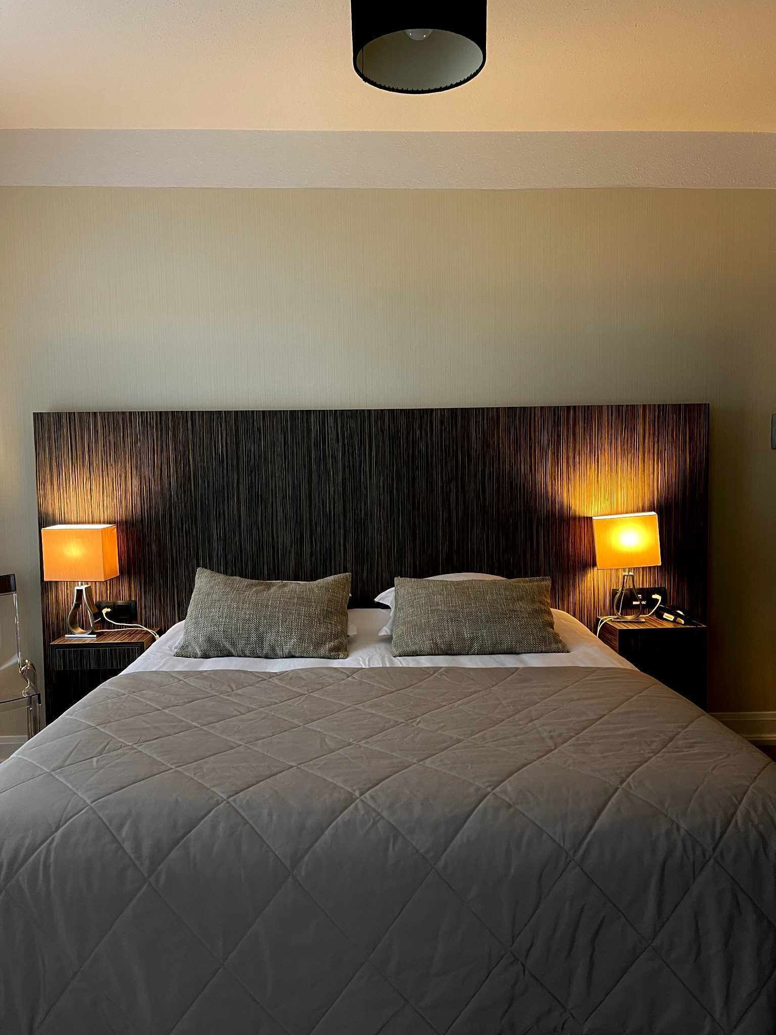 double room, lake view | 1 bedroom, desk, blackout curtains, soundproofing