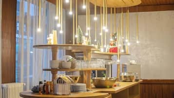 Petit déjeuner buffet (17 EUR par personne)