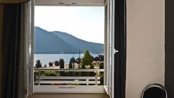 Double Room, Lake View | Desk, blackout drapes, soundproofing, iron/ironing board