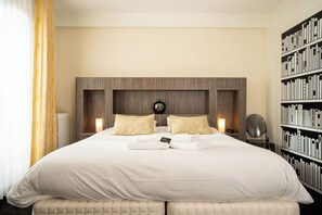 Double Room | Desk, blackout curtains, soundproofing, iron/ironing board