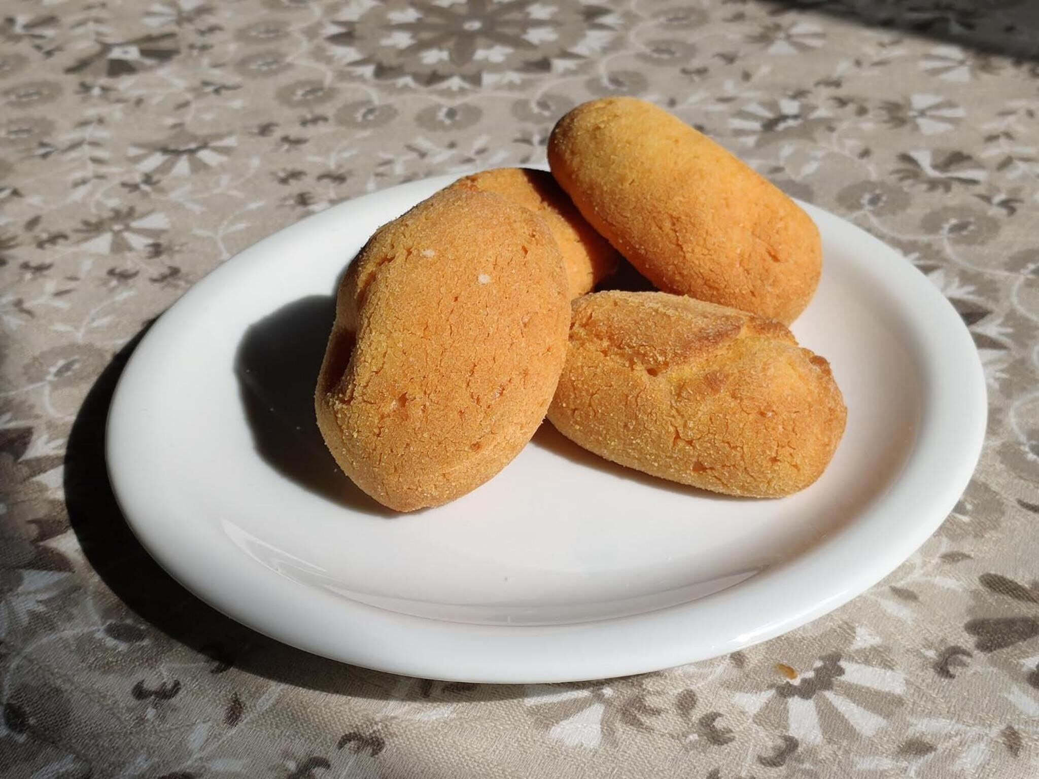 breakfast and dinner served