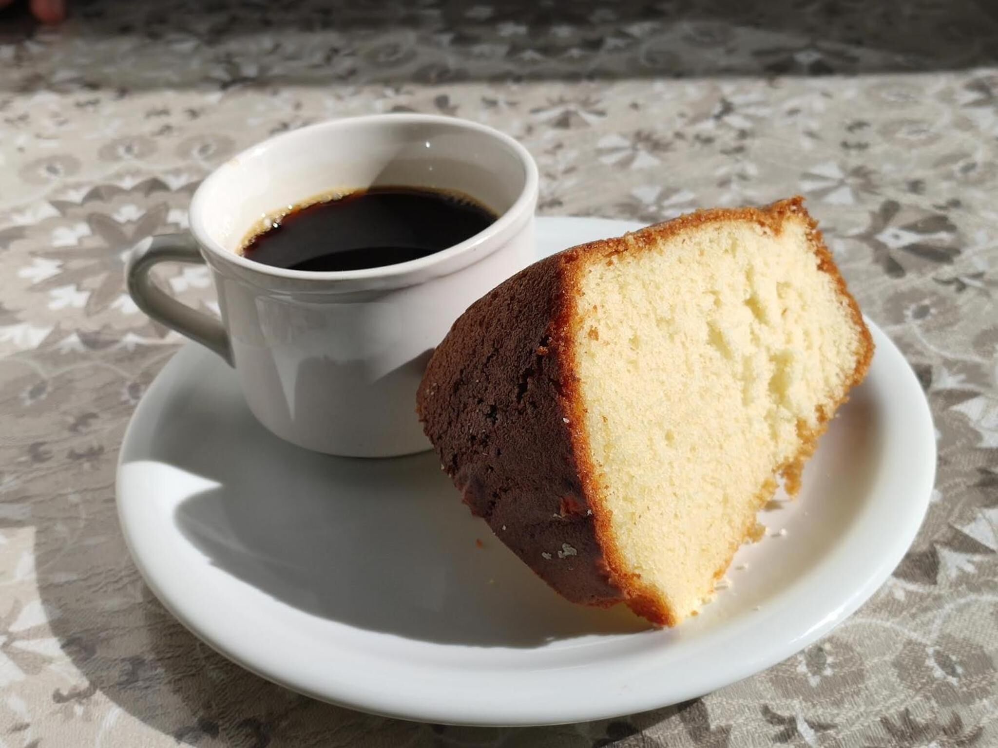 breakfast and dinner served