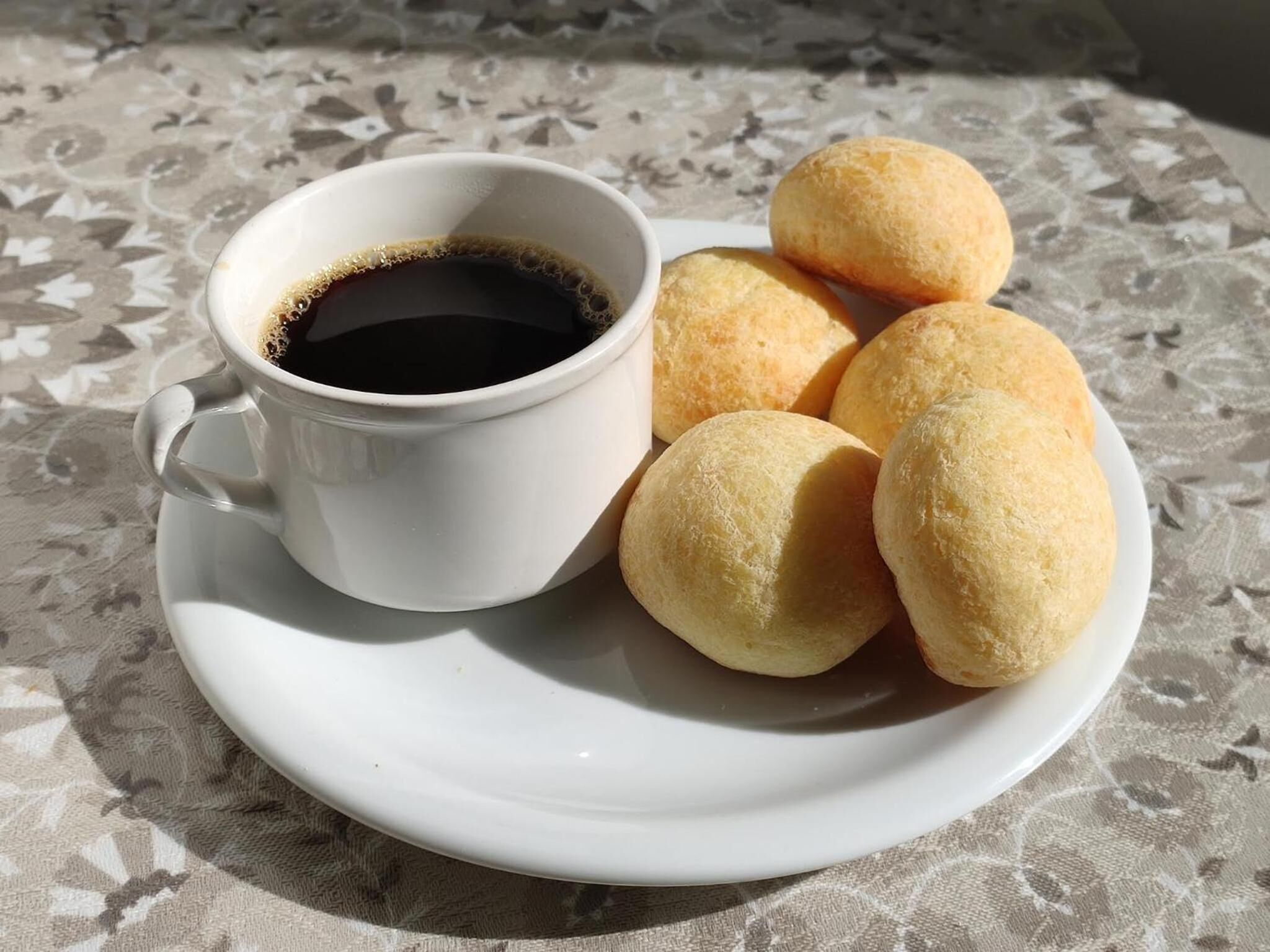 breakfast and dinner served