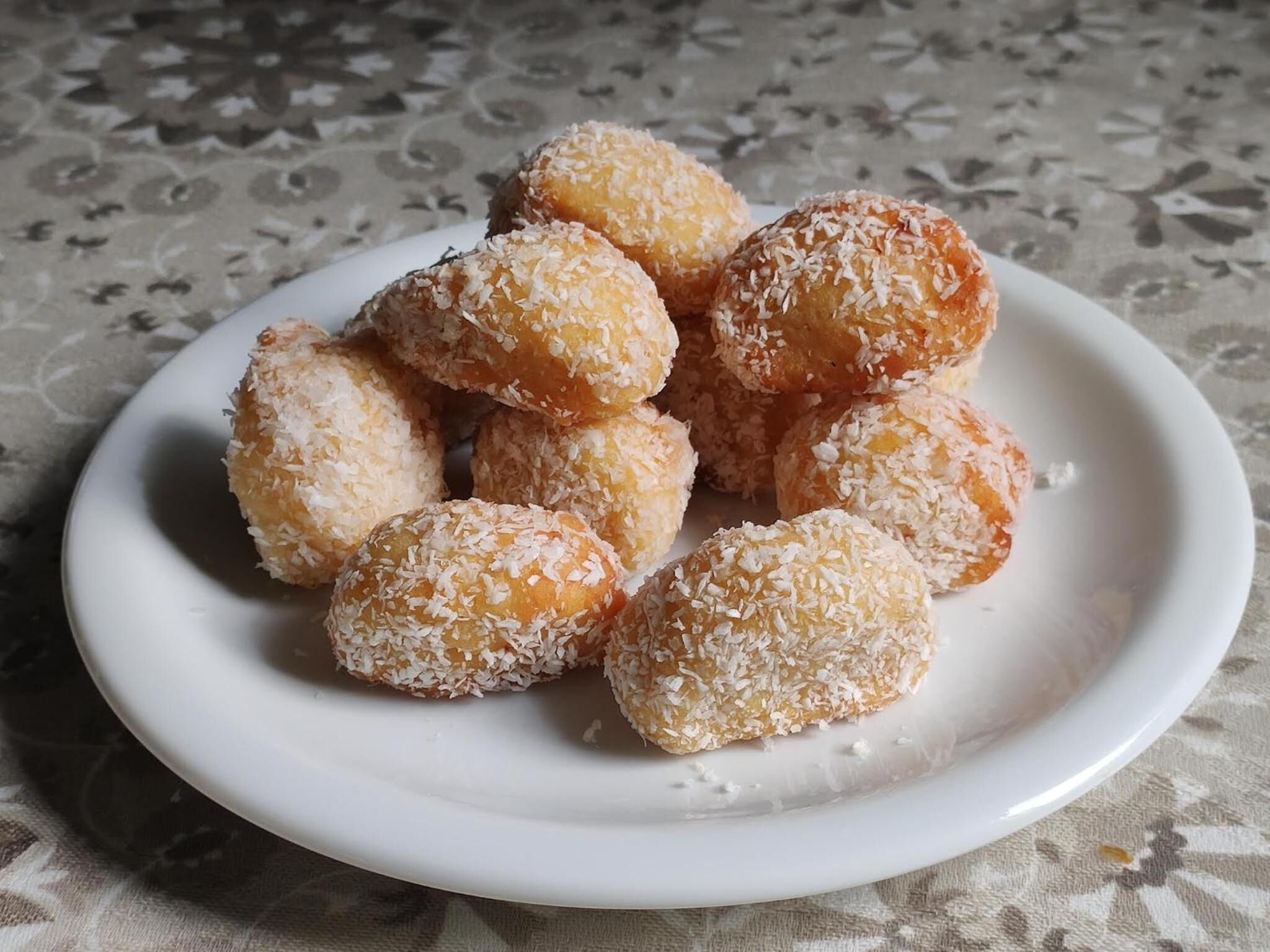 breakfast and dinner served