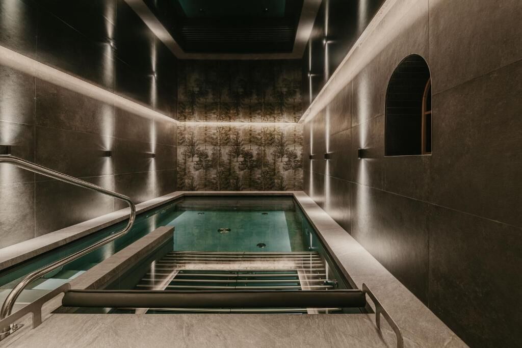 Sauna, Turkish bath, massage/treatment rooms