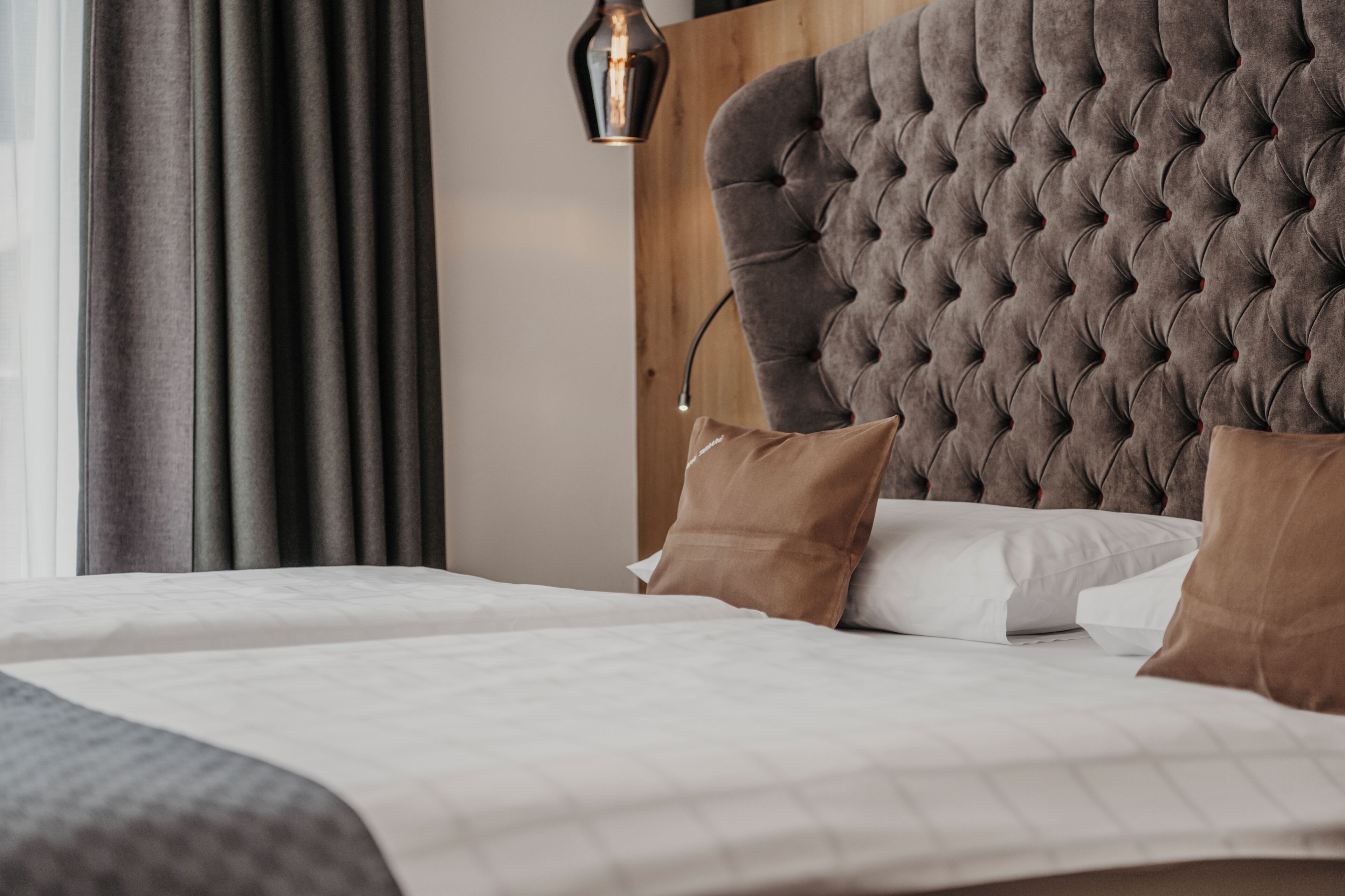 Panoramic Room, Mountain View | Premium bedding, in-room safe, desk, laptop workspace