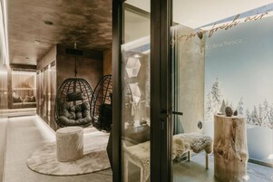 Un sauna, baño turco/hammam, salas de tratamiento o masajes