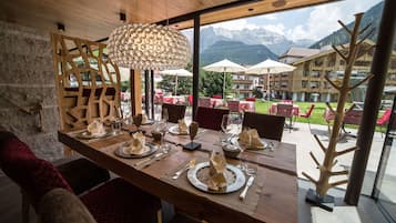 Mittagessen und Abendessen, lokale Küche