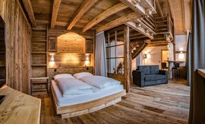 Bureau, fer et planche à repasser, Wi-Fi gratuit, draps fournis