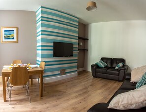 4 bedrooms, free WiFi - Whit Brook Lodge (Manchester)