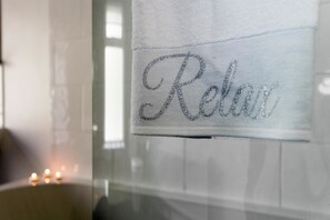 Bathroom - Whit Brook Lodge (Manchester)
