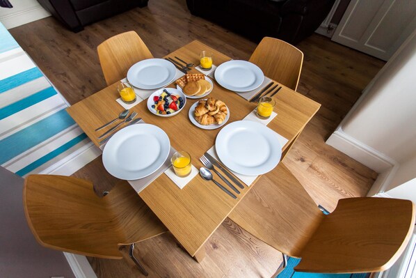 Rumah, 4 kamar tidur, dapur | Dapur pribadi | Lemari es, microwave, oven, dan kompor