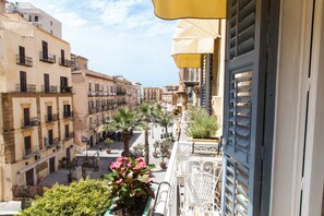 Deluxe Double Room | Balcony