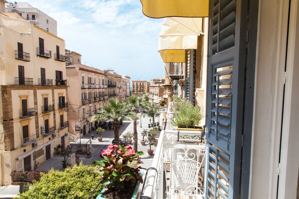 Deluxe Double Room | Balcony