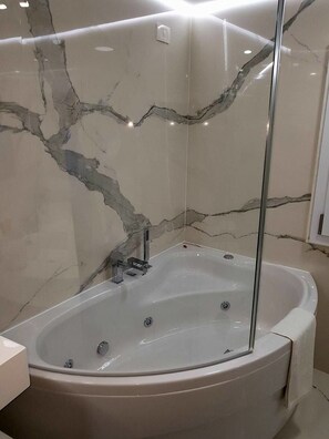 Jetted bathtub -  Palazzo Melluso LUXURY SUITE  (Porto Empedocle)