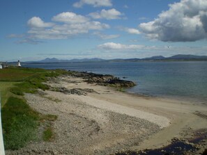 Beach nearby, white sand - Port Charlotte Youth Hostel (Islay Island)