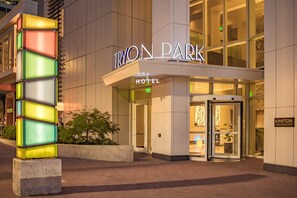 Front of property - Kimpton Tryon Park Hotel by IHG (Charlotte)
