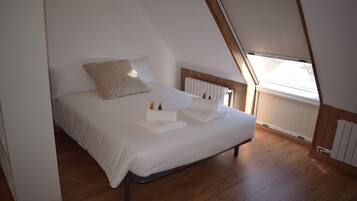 Apartament, 1 dormitori (Atico) | Sala d'estar | Televisor de pantalla plana