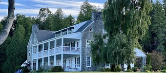 Valcour Inn & Boathouse
