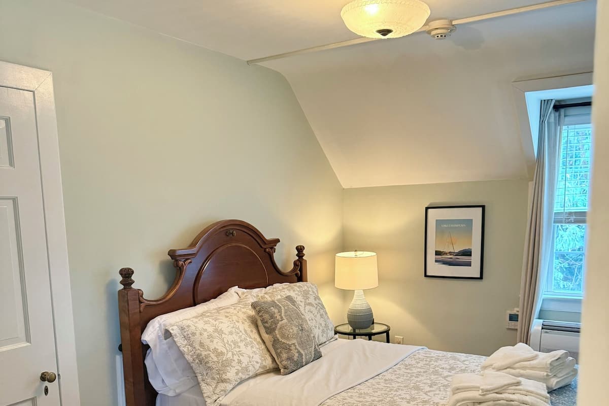 Chambre, 1 lit double | Décoration personnalisée, ameublement personnalisé