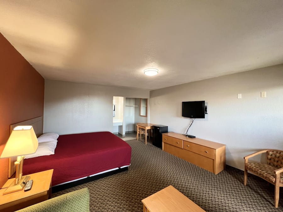 Standaard kamer, 1 queensize bed | Een bureau, gratis wifi, rolstoeltoegang